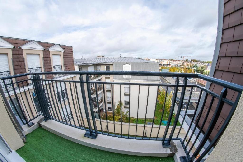 Paris & Disneyland - 2Min From Train Station - Free Private Parking فيليرز سور مارن المظهر الخارجي الصورة